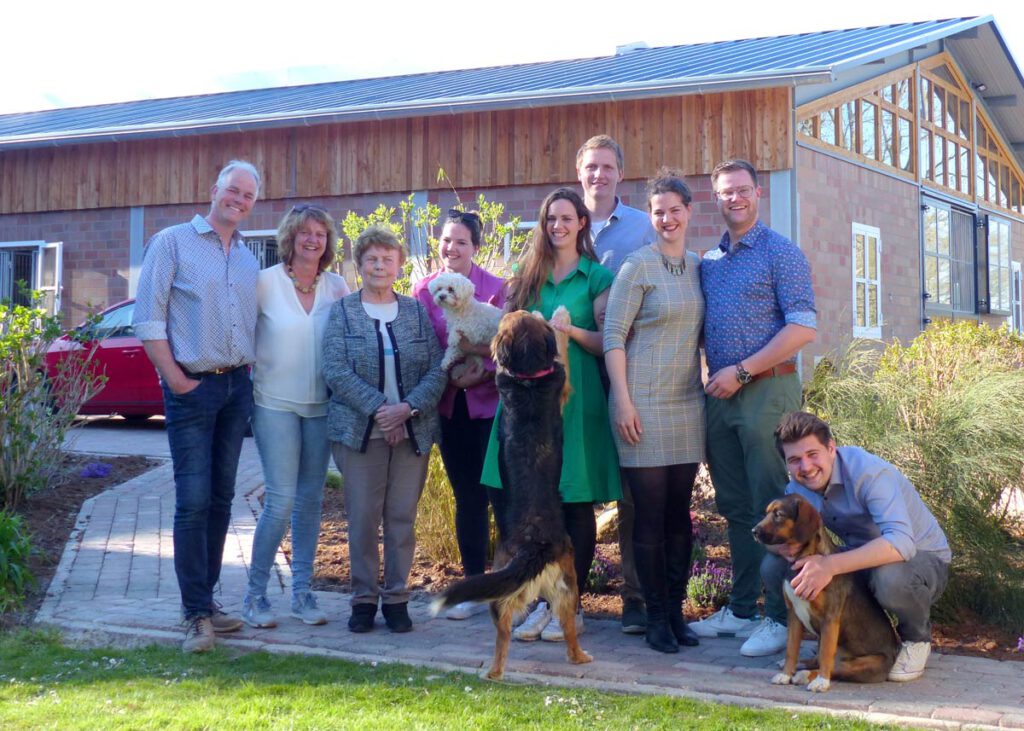 Familienbild-aktuell-2-alt