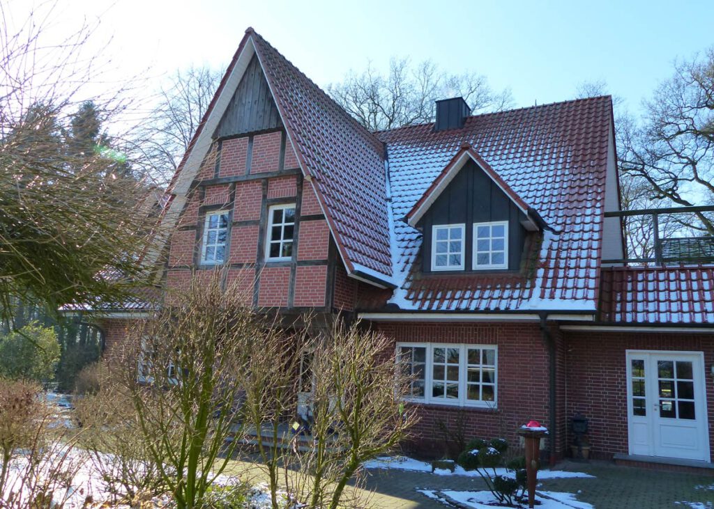 Wohnhaus-pferde-rump-alt